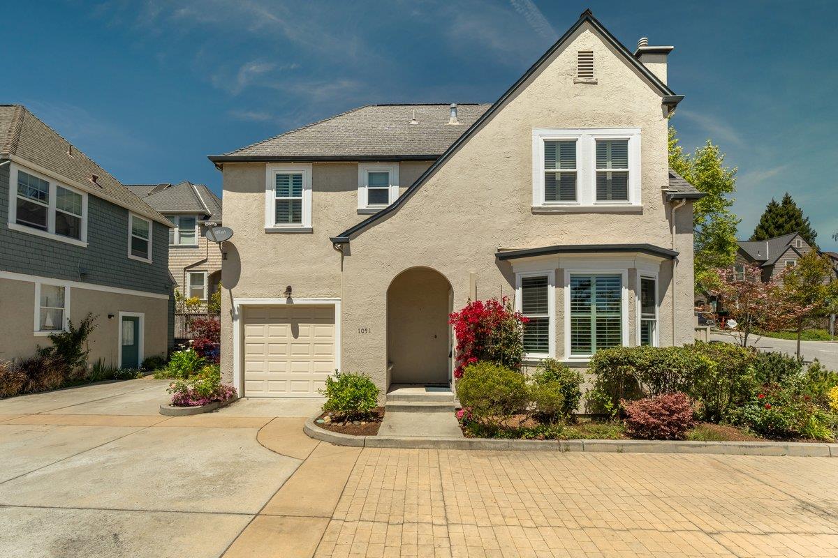 Detail Gallery Image 2 of 31 For 1051 Nobel Dr, Santa Cruz,  CA 95060 - 3 Beds | 2 Baths