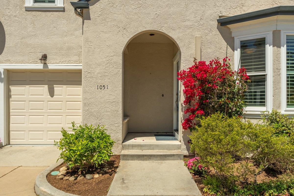 Detail Gallery Image 4 of 31 For 1051 Nobel Dr, Santa Cruz,  CA 95060 - 3 Beds | 2 Baths