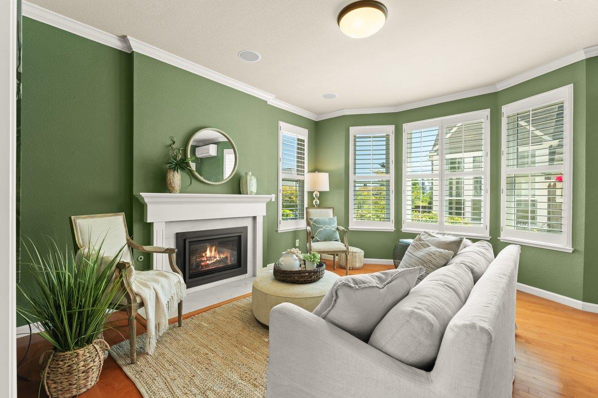 Detail Gallery Image 6 of 31 For 1051 Nobel Dr, Santa Cruz,  CA 95060 - 3 Beds | 2 Baths