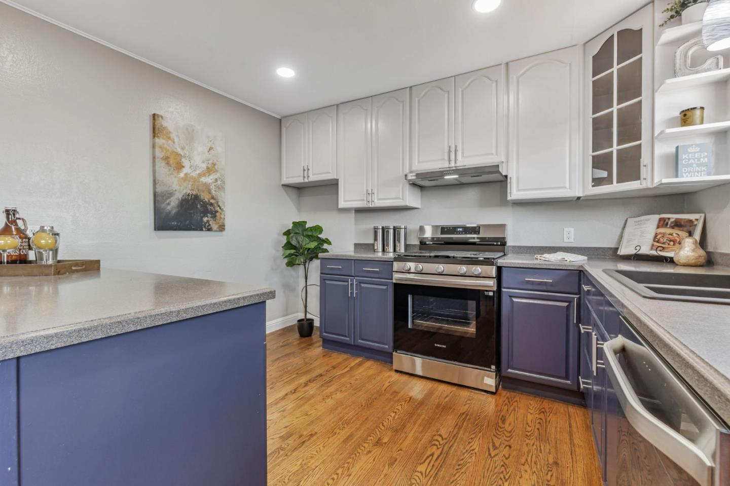 Detail Gallery Image 11 of 50 For 3810 Coronado Way, San Bruno,  CA 94066 - 3 Beds | 2 Baths