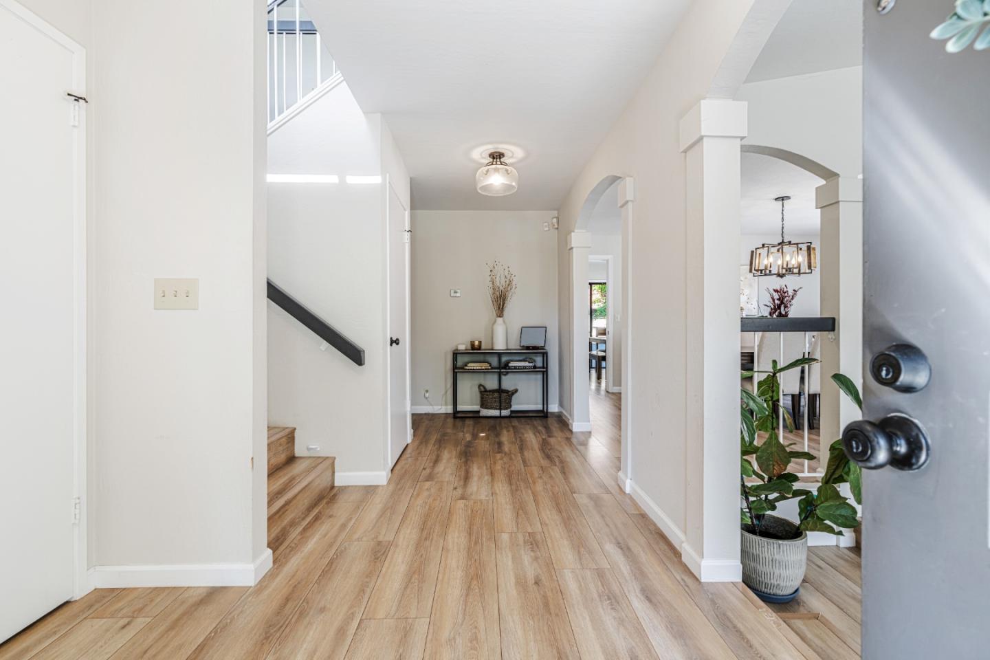 Detail Gallery Image 3 of 25 For 764 Bain Pl, Redwood City,  CA 94062 - 4 Beds | 3 Baths