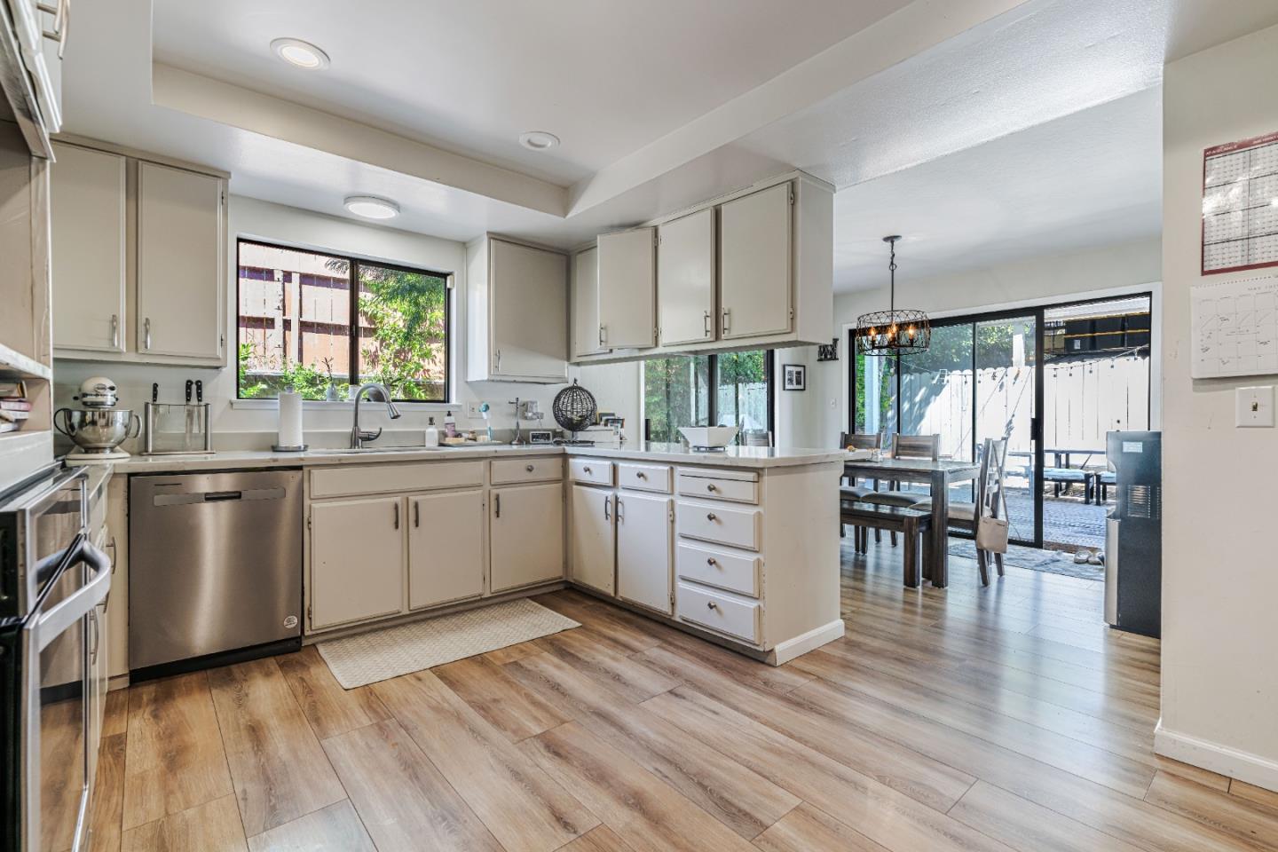 Detail Gallery Image 8 of 25 For 764 Bain Pl, Redwood City,  CA 94062 - 4 Beds | 3 Baths