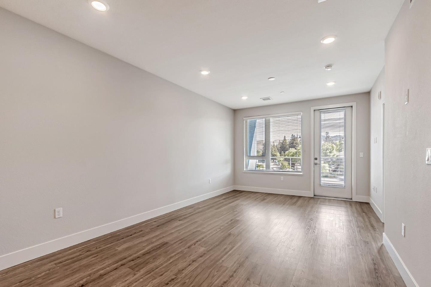 Detail Gallery Image 4 of 55 For 5951 Sunstone Dr #315,  San Jose,  CA 95123 - 2 Beds | 1 Baths