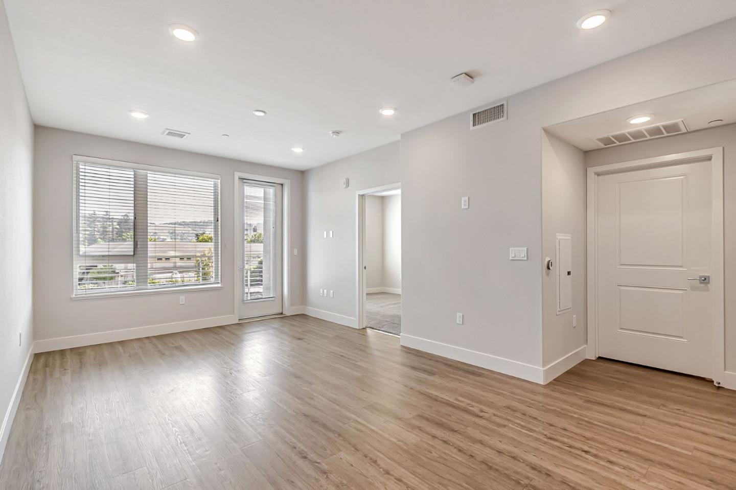 Detail Gallery Image 6 of 55 For 5951 Sunstone Dr #315,  San Jose,  CA 95123 - 2 Beds | 1 Baths