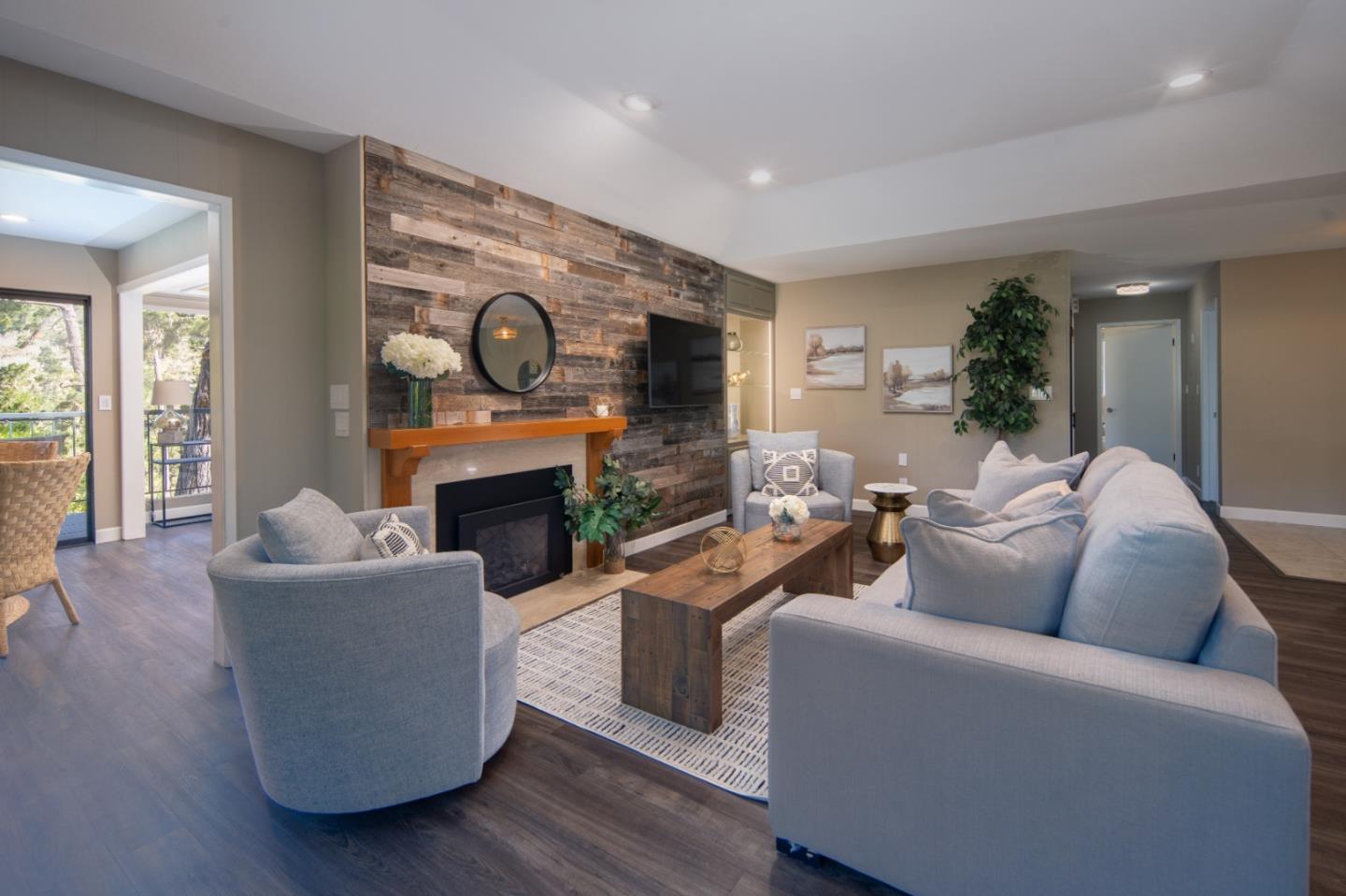Detail Gallery Image 10 of 33 For 134 Del Mesa Carmel, Carmel,  CA 93923 - 2 Beds | 2 Baths