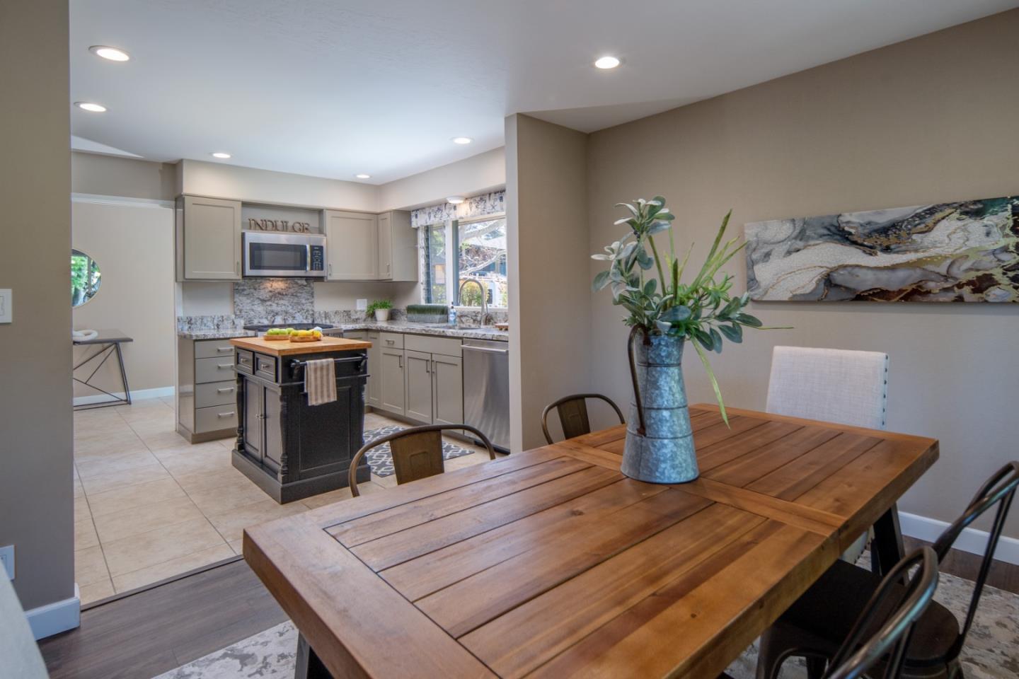Detail Gallery Image 14 of 33 For 134 Del Mesa Carmel, Carmel,  CA 93923 - 2 Beds | 2 Baths