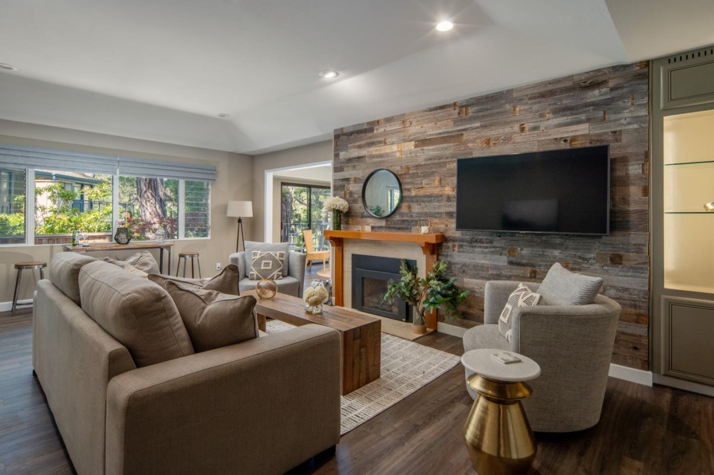 Detail Gallery Image 9 of 33 For 134 Del Mesa Carmel, Carmel,  CA 93923 - 2 Beds | 2 Baths