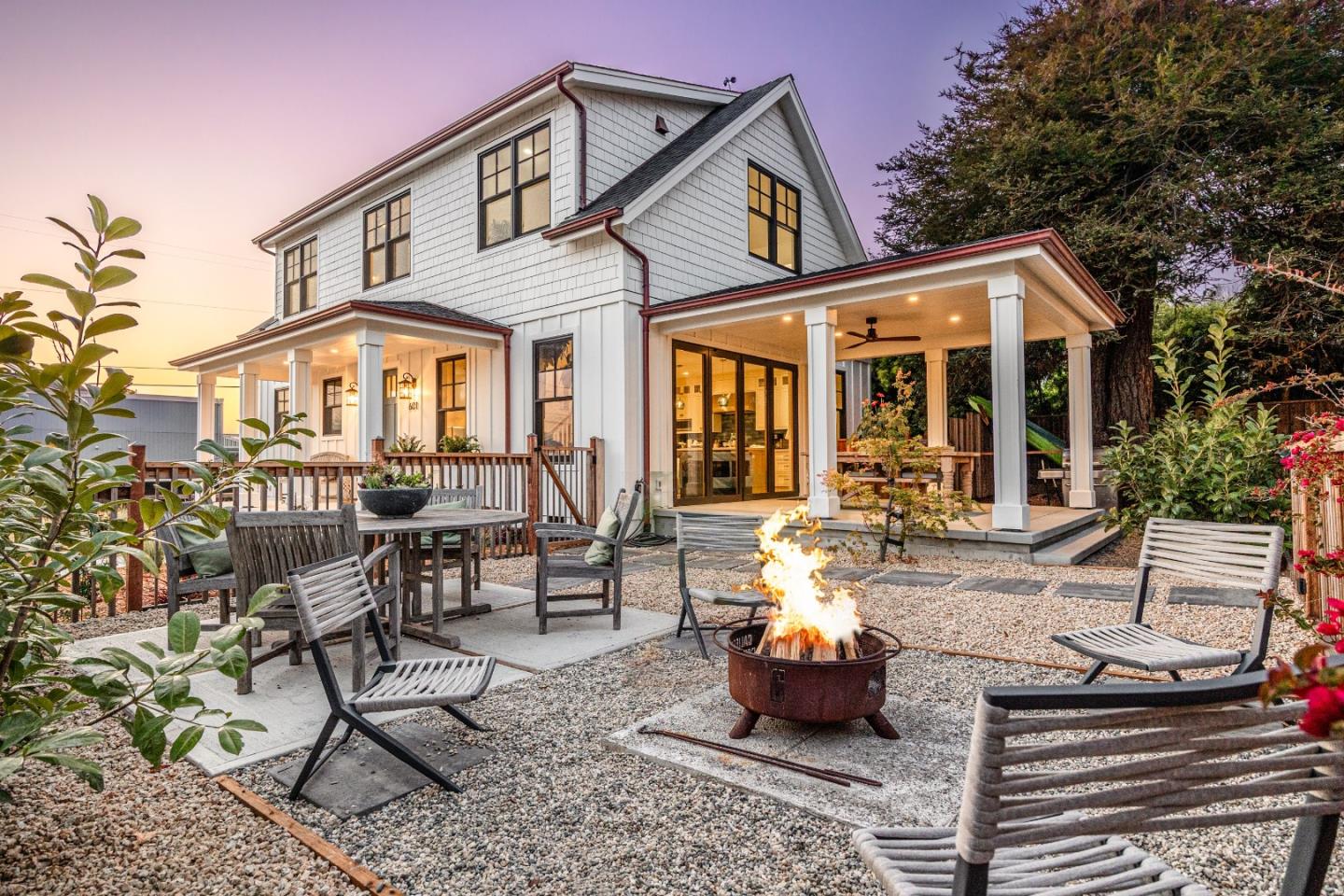 Detail Gallery Image 1 of 50 For 601 Bonnie St, Santa Cruz,  CA 95062 - 3 Beds | 2/1 Baths