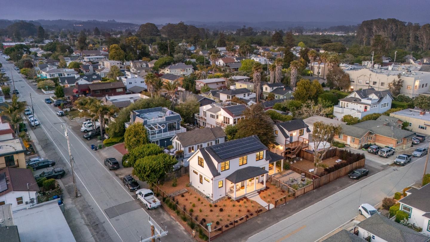 Detail Gallery Image 4 of 50 For 601 Bonnie St, Santa Cruz,  CA 95062 - 3 Beds | 2/1 Baths