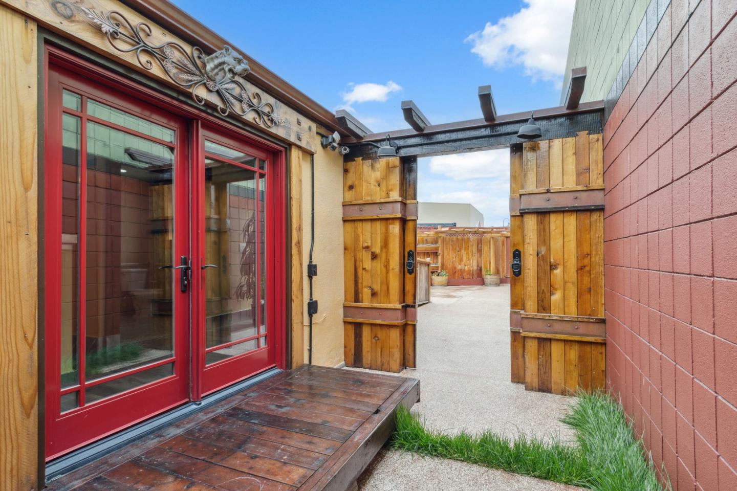 Detail Gallery Image 16 of 30 For 1637 Del Monte Blvd #B,  Seaside,  CA 93955 - – Beds | – Baths