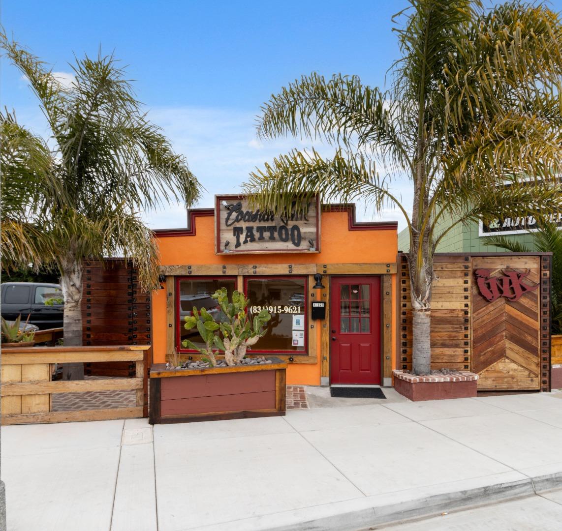 Detail Gallery Image 2 of 30 For 1637 Del Monte Blvd #B,  Seaside,  CA 93955 - – Beds | – Baths