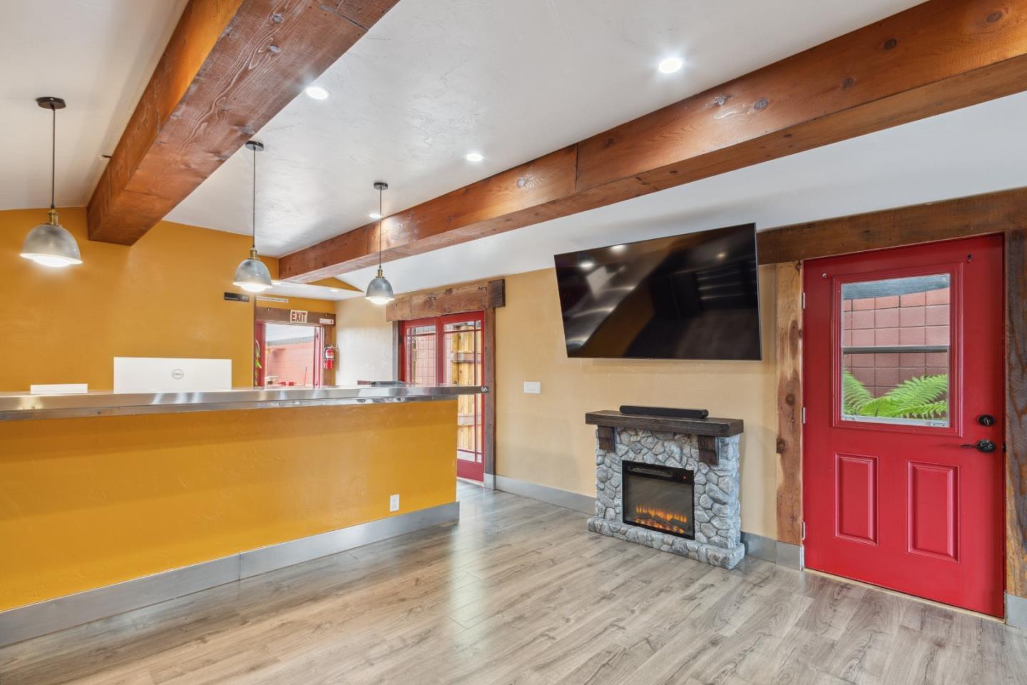 Detail Gallery Image 7 of 30 For 1637 Del Monte Blvd #B,  Seaside,  CA 93955 - – Beds | – Baths