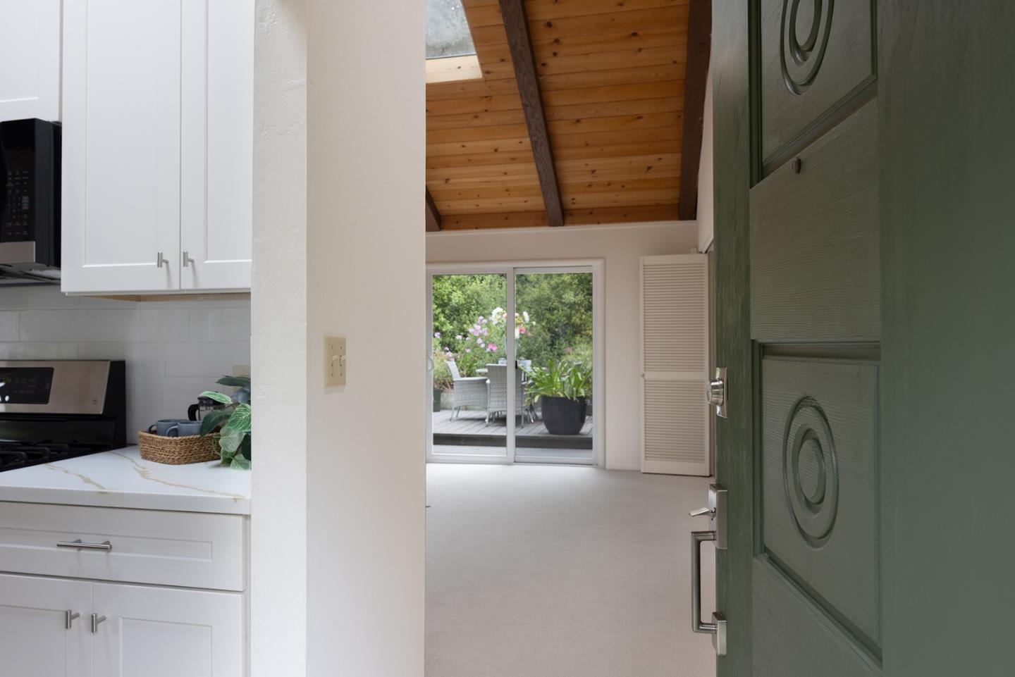 Detail Gallery Image 5 of 23 For 3391 Carpenter Rd, Carmel,  CA 93923 - 2 Beds | 2 Baths