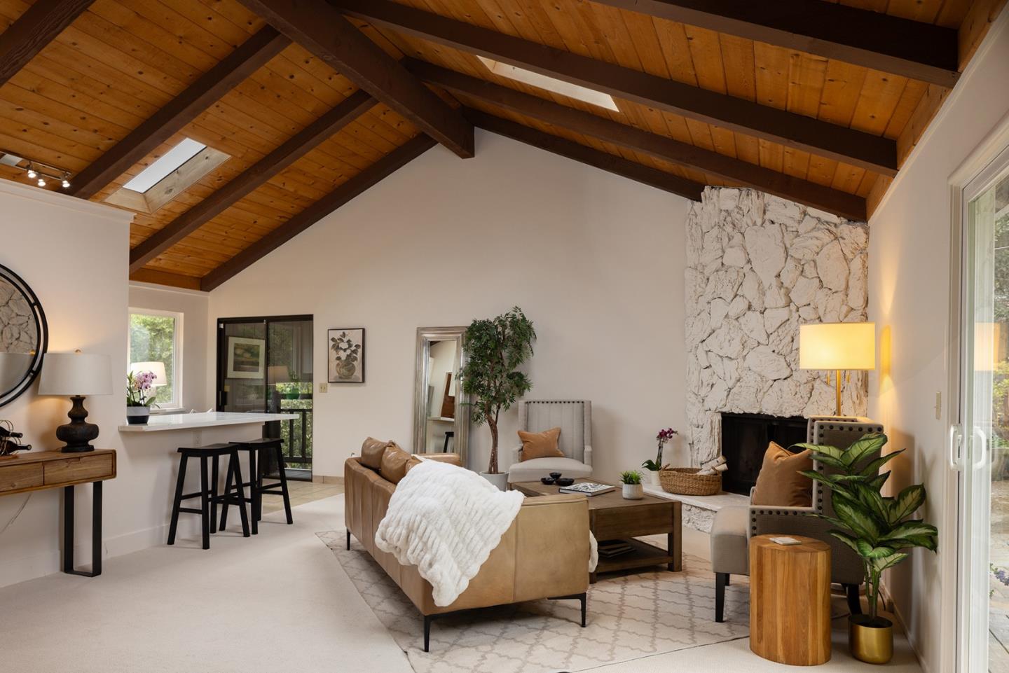 Detail Gallery Image 6 of 23 For 3391 Carpenter Rd, Carmel,  CA 93923 - 2 Beds | 2 Baths