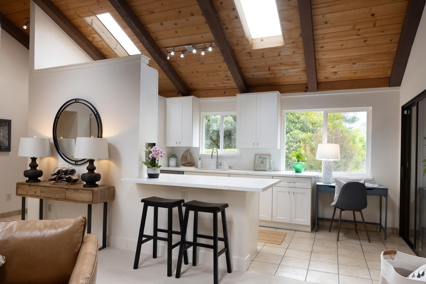 Detail Gallery Image 9 of 23 For 3391 Carpenter Rd, Carmel,  CA 93923 - 2 Beds | 2 Baths