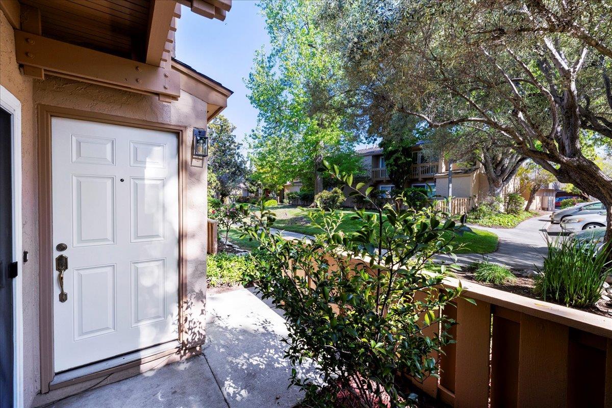 Detail Gallery Image 6 of 20 For 125 Connemara Way #16,  Sunnyvale,  CA 94087 - 2 Beds | 1/1 Baths