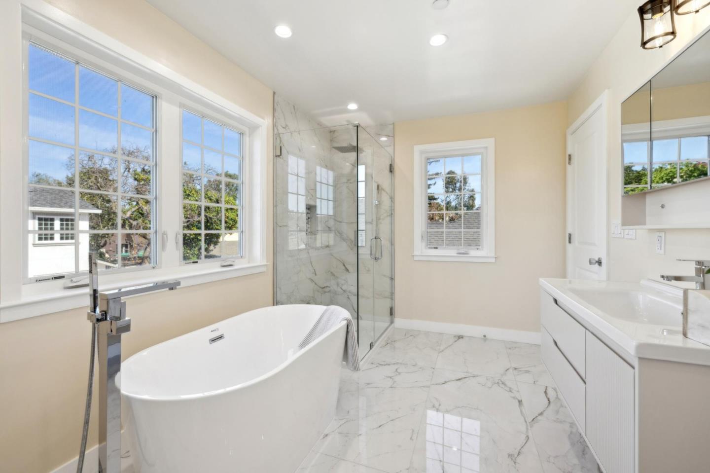 Detail Gallery Image 25 of 45 For 121 S Fremont St, San Mateo,  CA 94401 - 4 Beds | 5 Baths