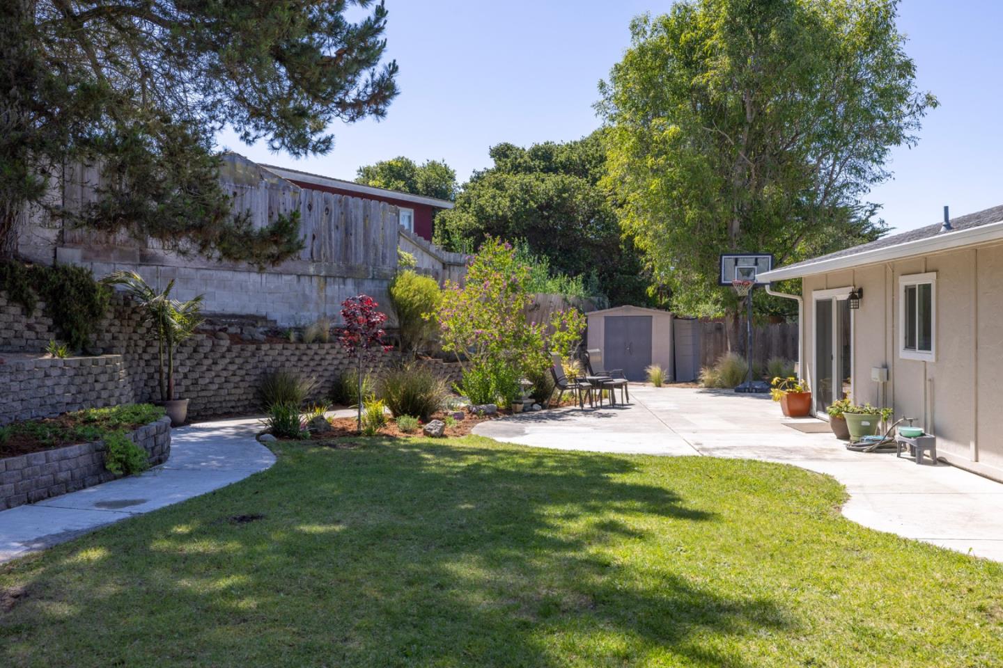 Detail Gallery Image 19 of 23 For 3022 Westwood Ct, Marina,  CA 93933 - 3 Beds | 2 Baths
