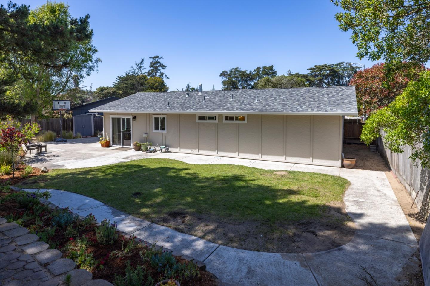 Detail Gallery Image 20 of 23 For 3022 Westwood Ct, Marina,  CA 93933 - 3 Beds | 2 Baths