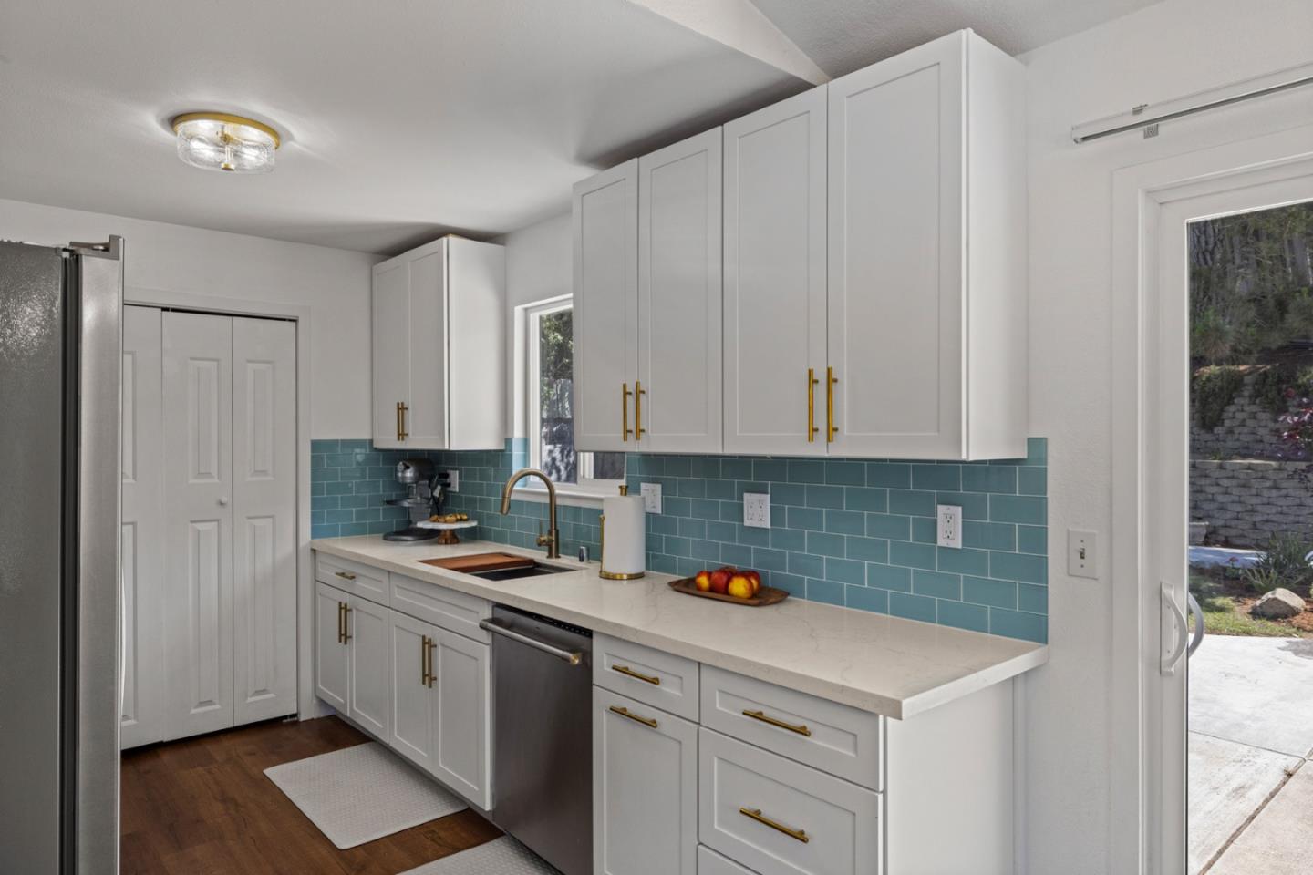 Detail Gallery Image 6 of 23 For 3022 Westwood Ct, Marina,  CA 93933 - 3 Beds | 2 Baths