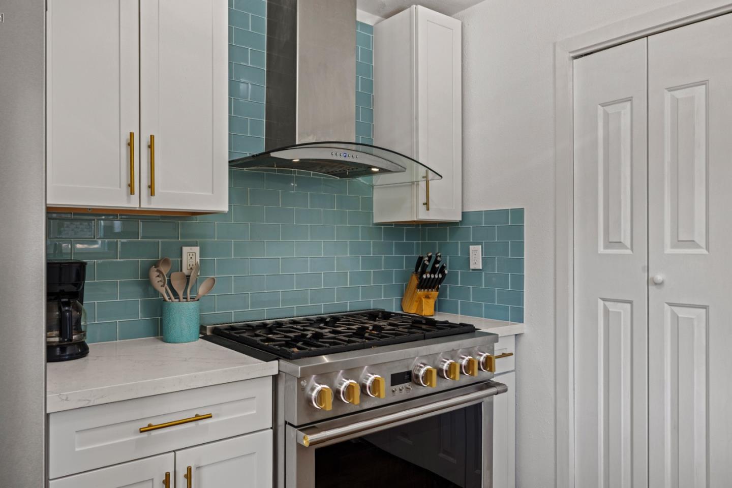 Detail Gallery Image 8 of 23 For 3022 Westwood Ct, Marina,  CA 93933 - 3 Beds | 2 Baths