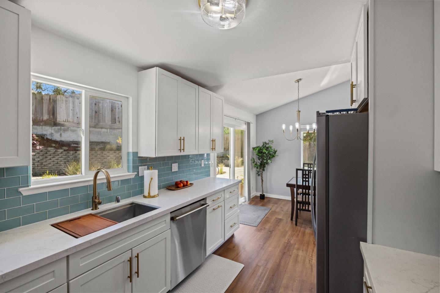 Detail Gallery Image 9 of 23 For 3022 Westwood Ct, Marina,  CA 93933 - 3 Beds | 2 Baths