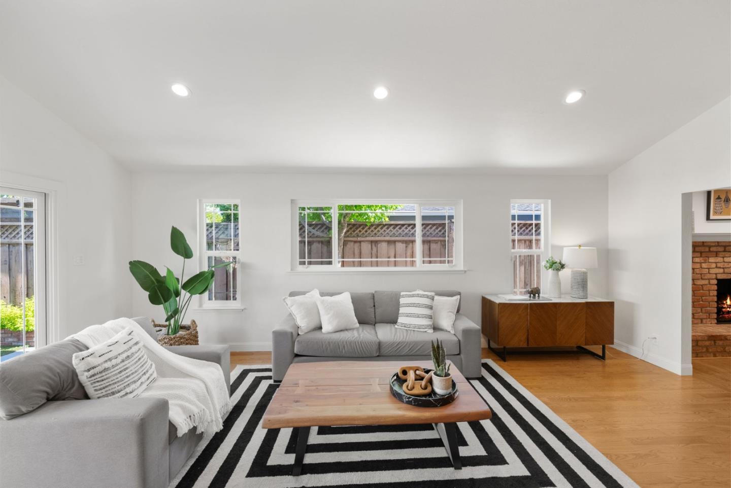 Detail Gallery Image 13 of 31 For 2566 Aragon Way, San Jose,  CA 95125 - 3 Beds | 2/1 Baths