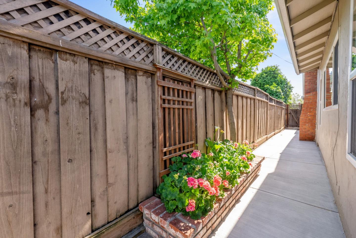 Detail Gallery Image 28 of 31 For 2566 Aragon Way, San Jose,  CA 95125 - 3 Beds | 2/1 Baths