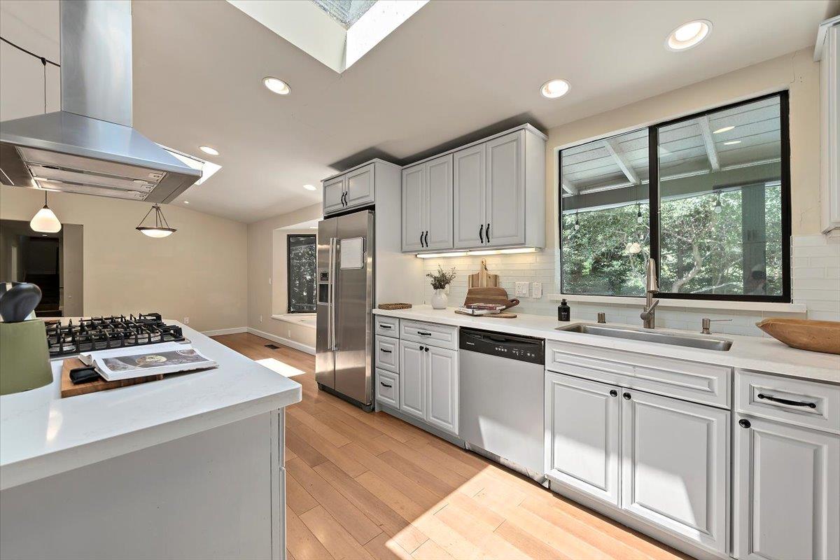 Detail Gallery Image 10 of 34 For 885 Patrol Rd, Woodside,  CA 94062 - 4 Beds | 3/1 Baths