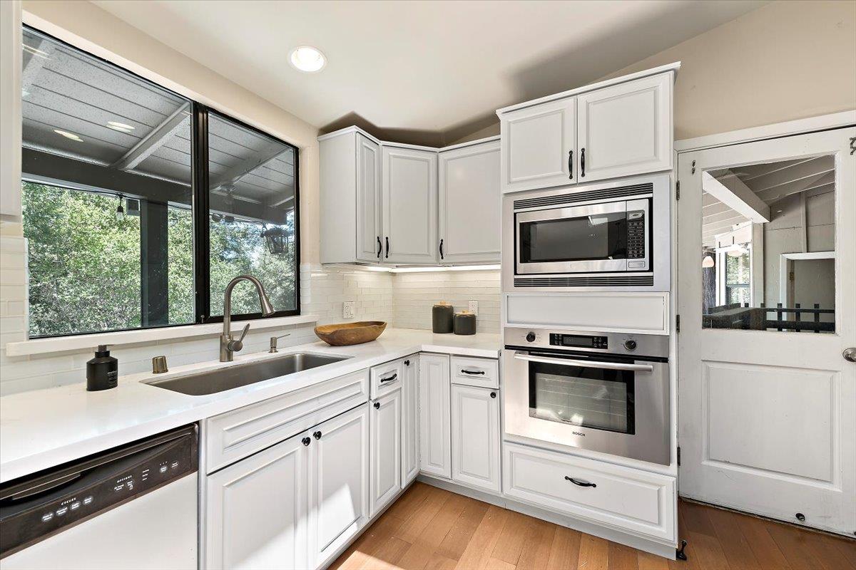 Detail Gallery Image 11 of 34 For 885 Patrol Rd, Woodside,  CA 94062 - 4 Beds | 3/1 Baths