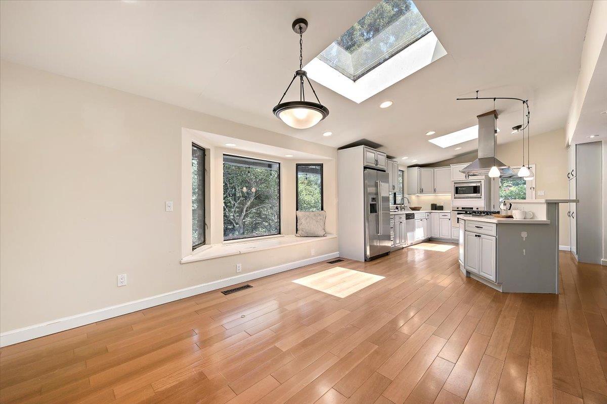 Detail Gallery Image 8 of 34 For 885 Patrol Rd, Woodside,  CA 94062 - 4 Beds | 3/1 Baths