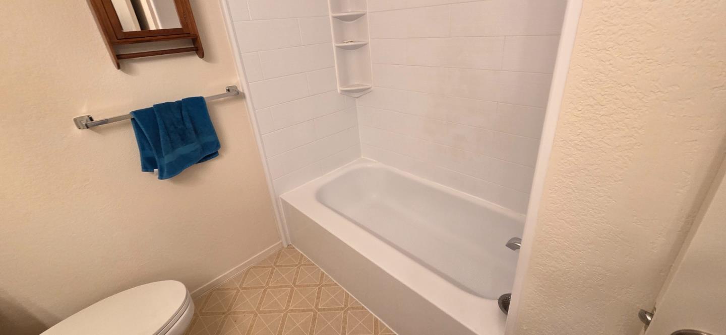 Detail Gallery Image 13 of 20 For 444 Coyote Creek Cir, San Jose,  CA 95116 - 1 Beds | 1 Baths