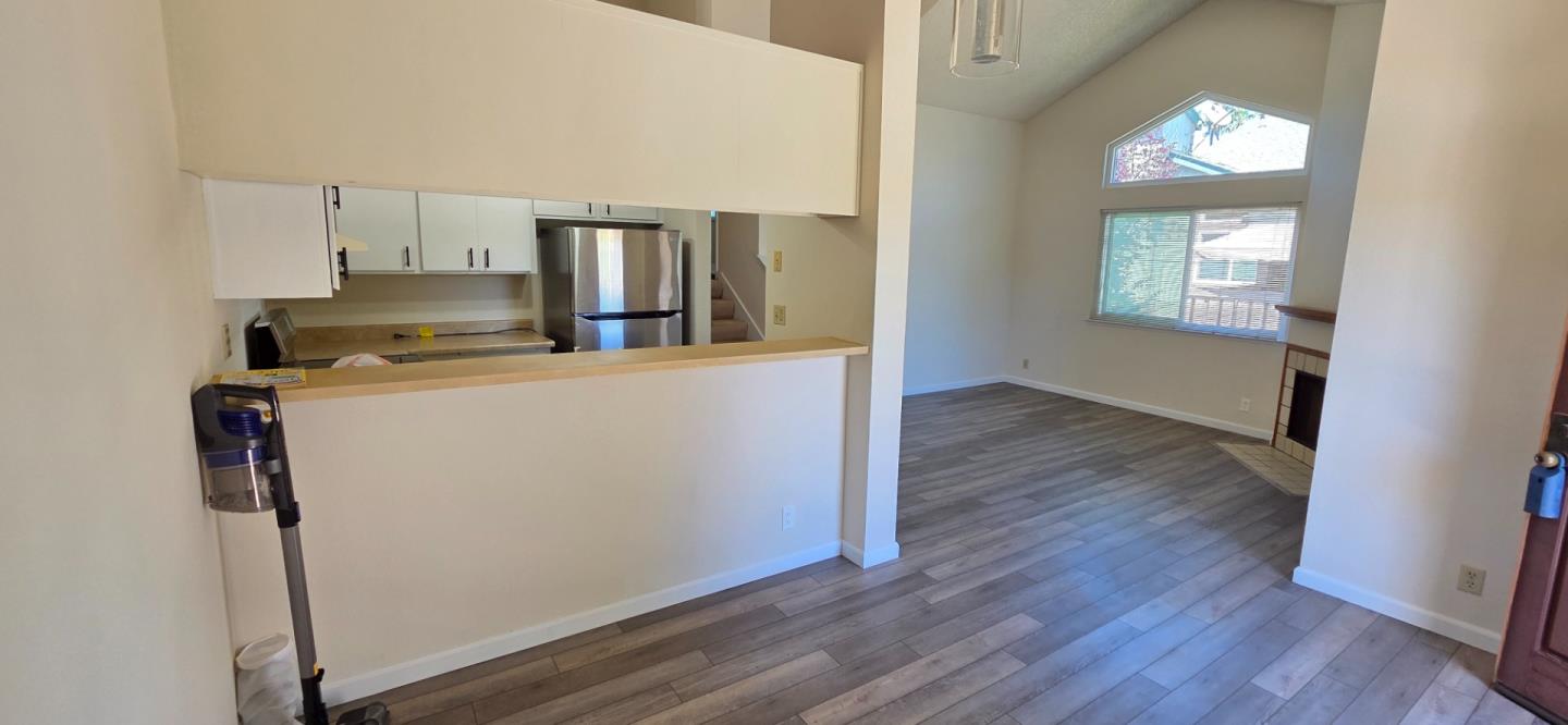Detail Gallery Image 2 of 20 For 444 Coyote Creek Cir, San Jose,  CA 95116 - 1 Beds | 1 Baths