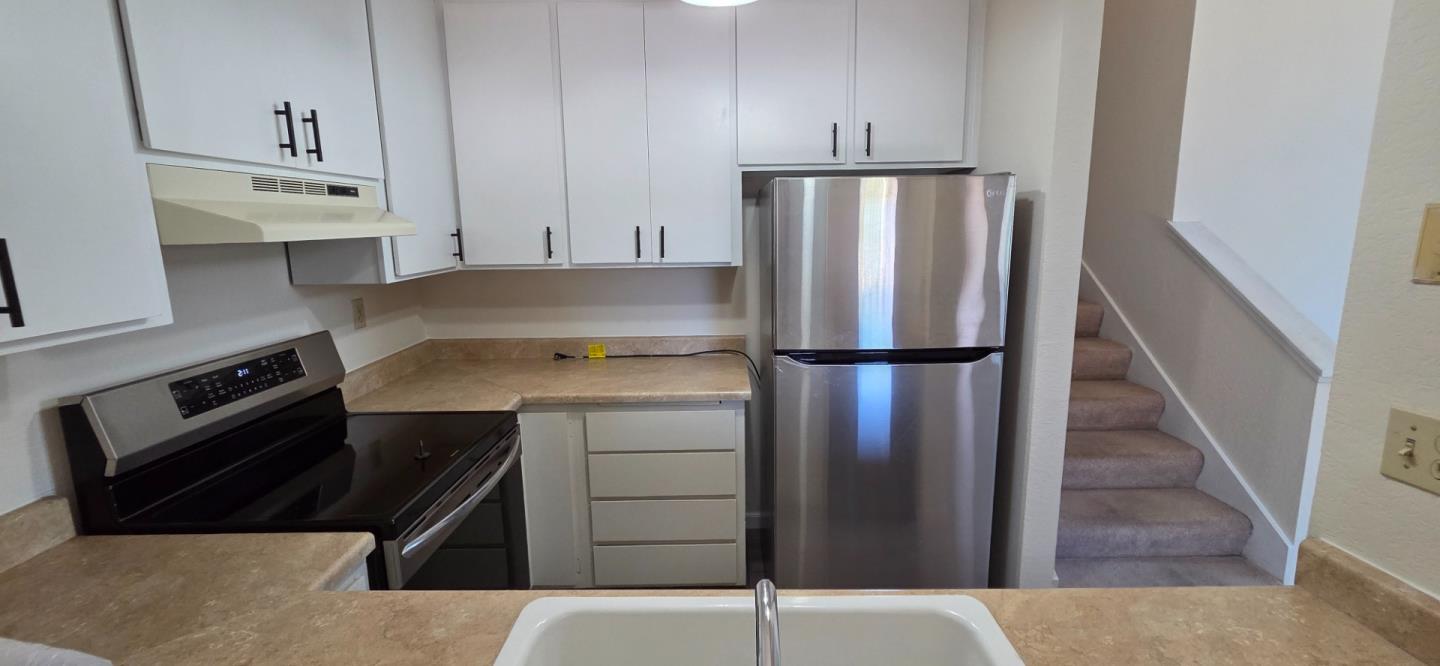 Detail Gallery Image 3 of 20 For 444 Coyote Creek Cir, San Jose,  CA 95116 - 1 Beds | 1 Baths