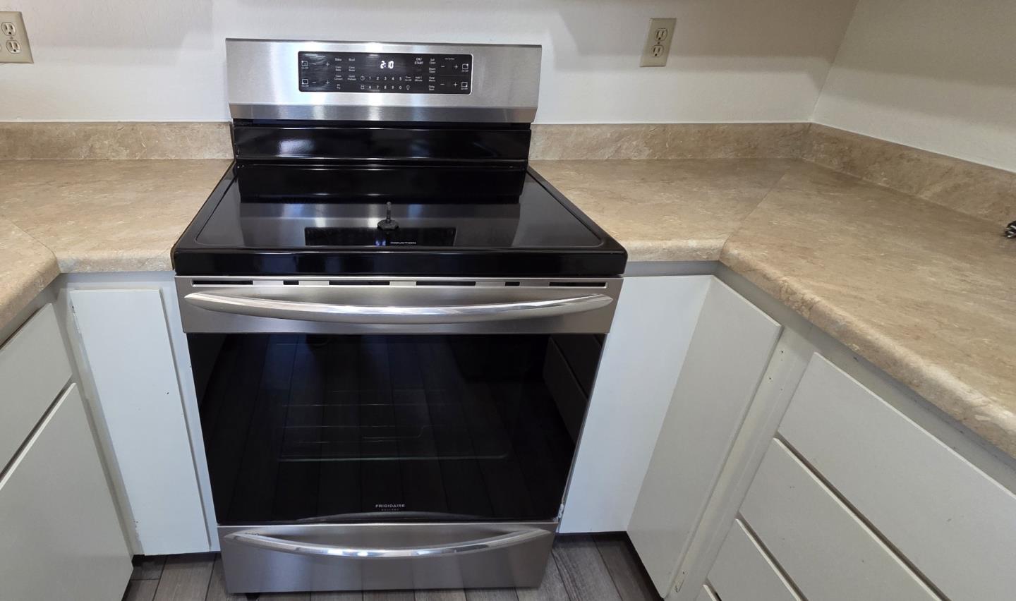 Detail Gallery Image 7 of 20 For 444 Coyote Creek Cir, San Jose,  CA 95116 - 1 Beds | 1 Baths