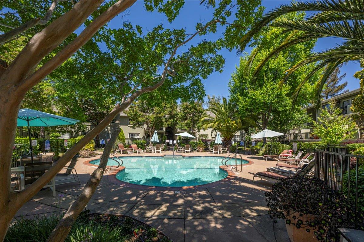 Detail Gallery Image 17 of 17 For 20 Willow Rd #13,  Menlo Park,  CA 94025 - 2 Beds | 2 Baths