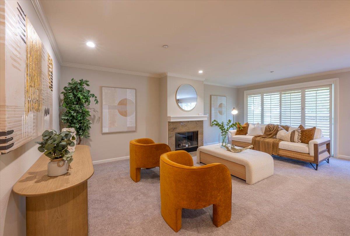 Detail Gallery Image 3 of 17 For 20 Willow Rd #13,  Menlo Park,  CA 94025 - 2 Beds | 2 Baths