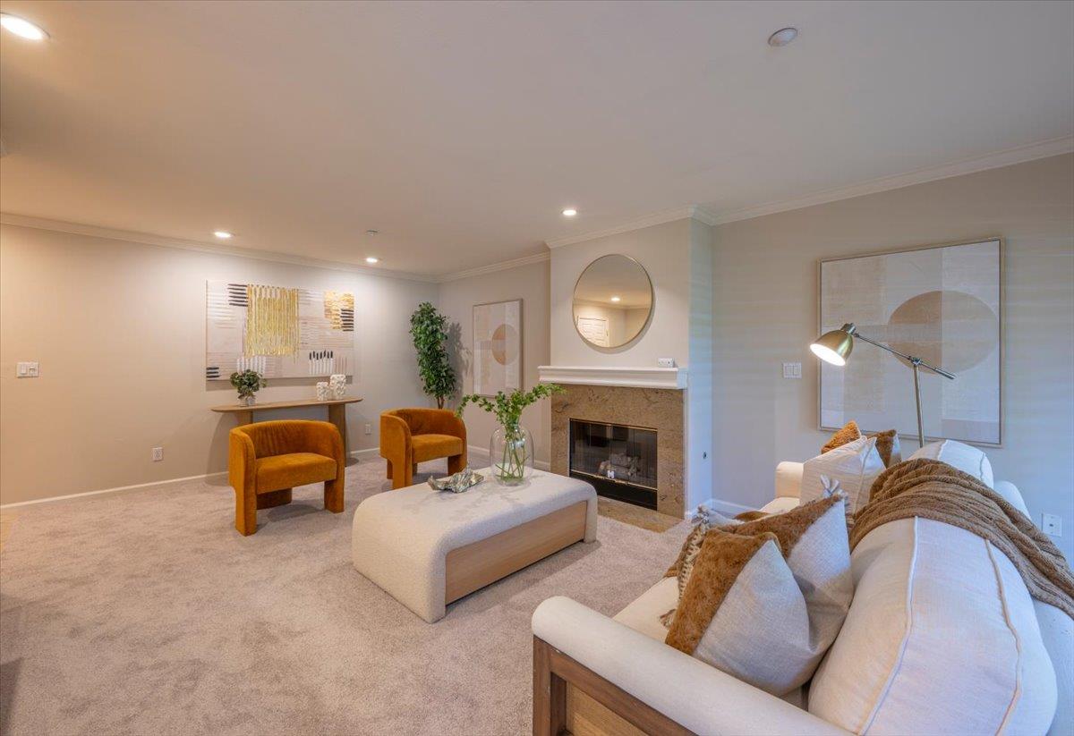 Detail Gallery Image 4 of 17 For 20 Willow Rd #13,  Menlo Park,  CA 94025 - 2 Beds | 2 Baths