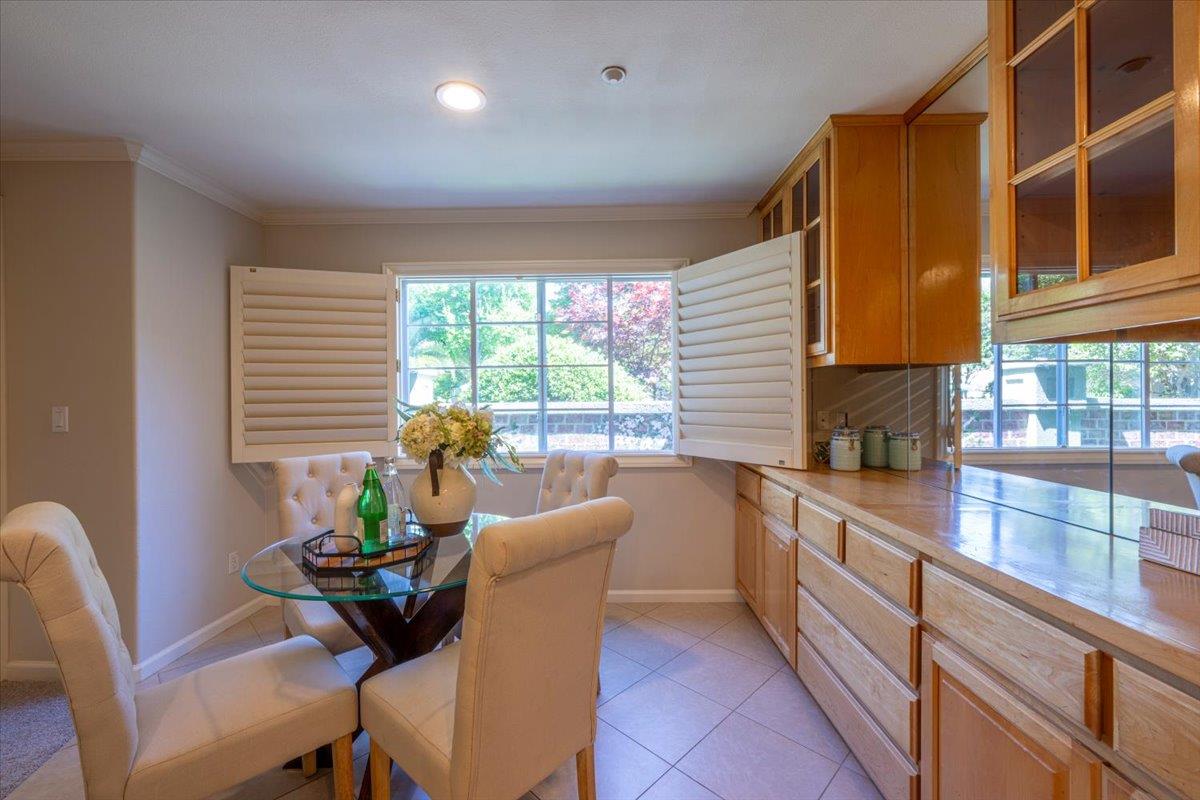 Detail Gallery Image 9 of 17 For 20 Willow Rd #13,  Menlo Park,  CA 94025 - 2 Beds | 2 Baths