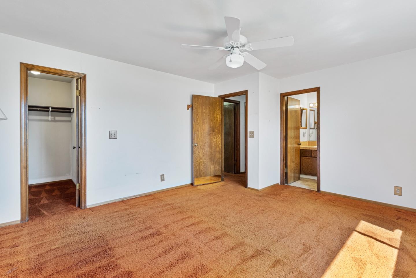 Detail Gallery Image 12 of 35 For 220 Holliday Dr, Hollister,  CA 95023 - 3 Beds | 2 Baths