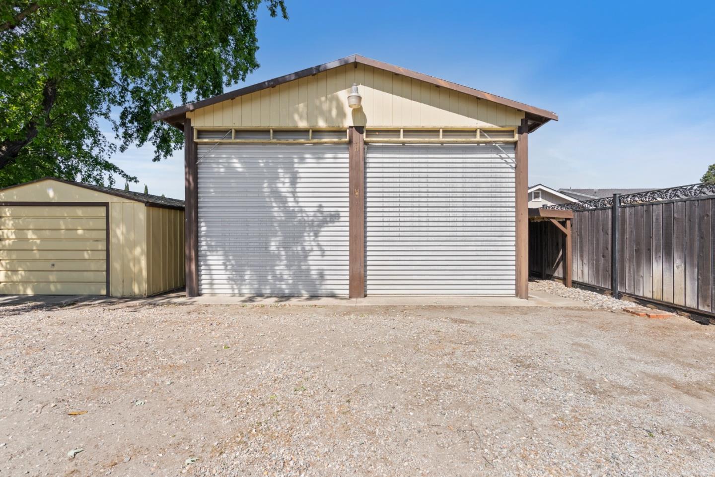 Detail Gallery Image 20 of 35 For 220 Holliday Dr, Hollister,  CA 95023 - 3 Beds | 2 Baths