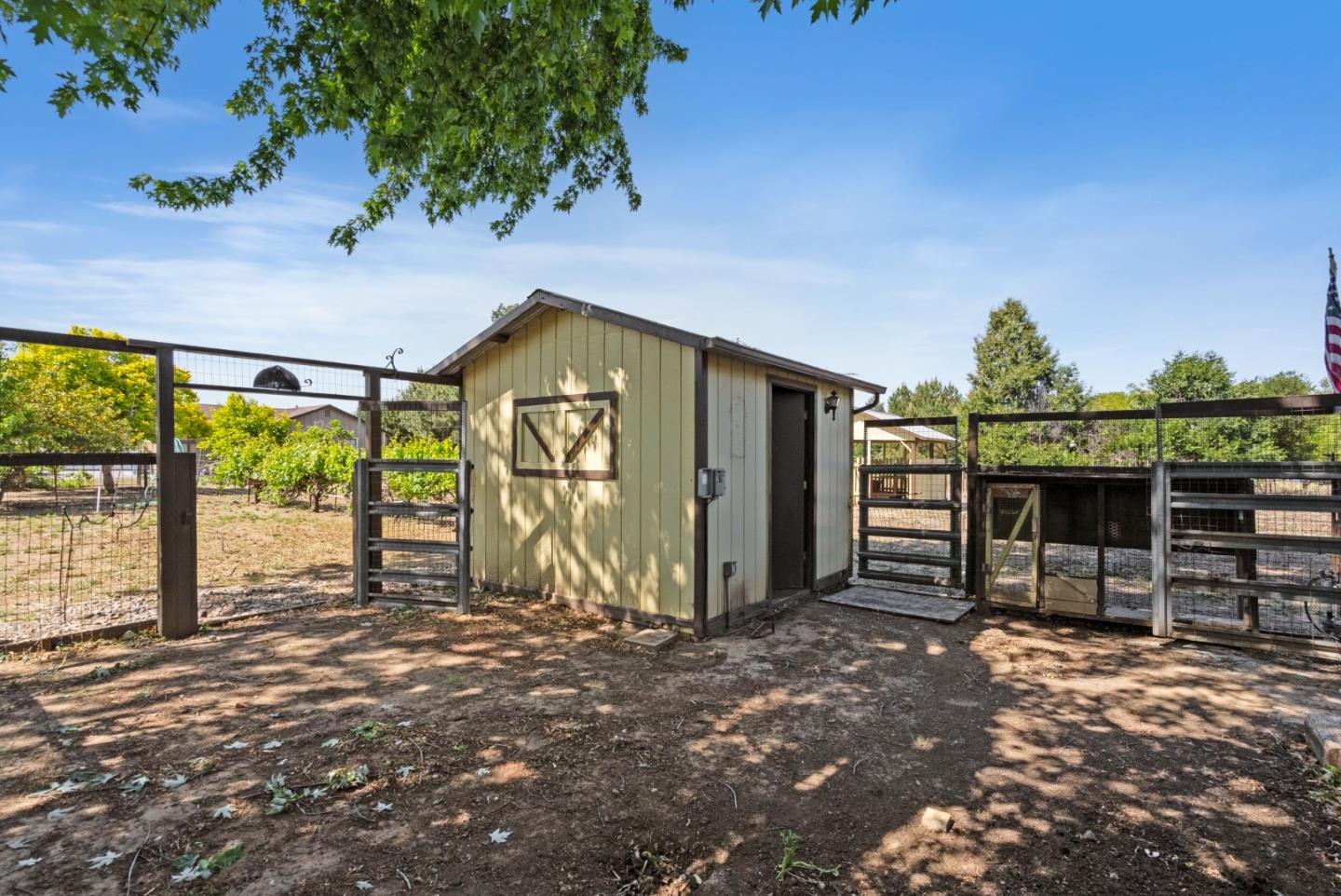 Detail Gallery Image 25 of 35 For 220 Holliday Dr, Hollister,  CA 95023 - 3 Beds | 2 Baths
