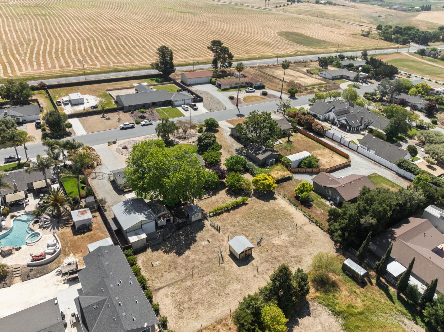 Detail Gallery Image 35 of 35 For 220 Holliday Dr, Hollister,  CA 95023 - 3 Beds | 2 Baths