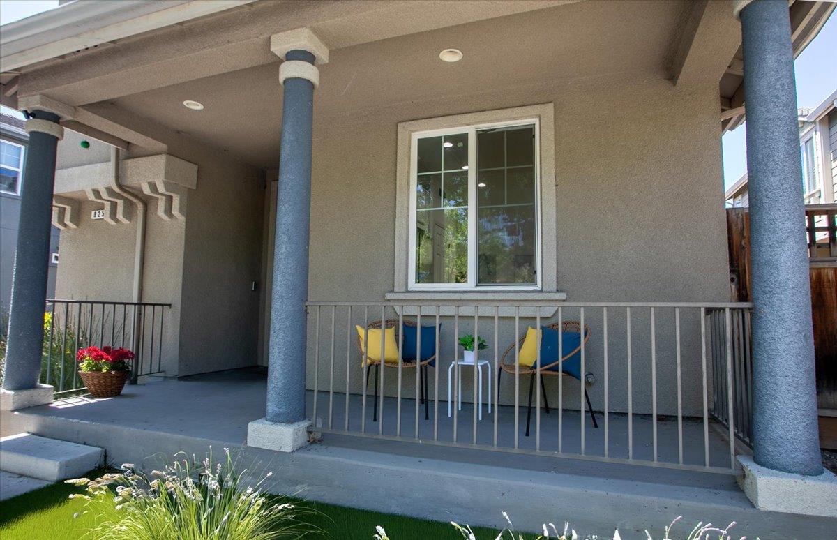 Detail Gallery Image 3 of 31 For 825 S 22nd St, San Jose,  CA 95116 - 5 Beds | 3 Baths