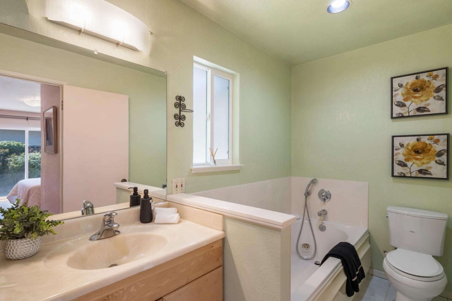 Detail Gallery Image 28 of 36 For 465 E Mckinley Ave, Sunnyvale,  CA 94086 - 5 Beds | 3 Baths