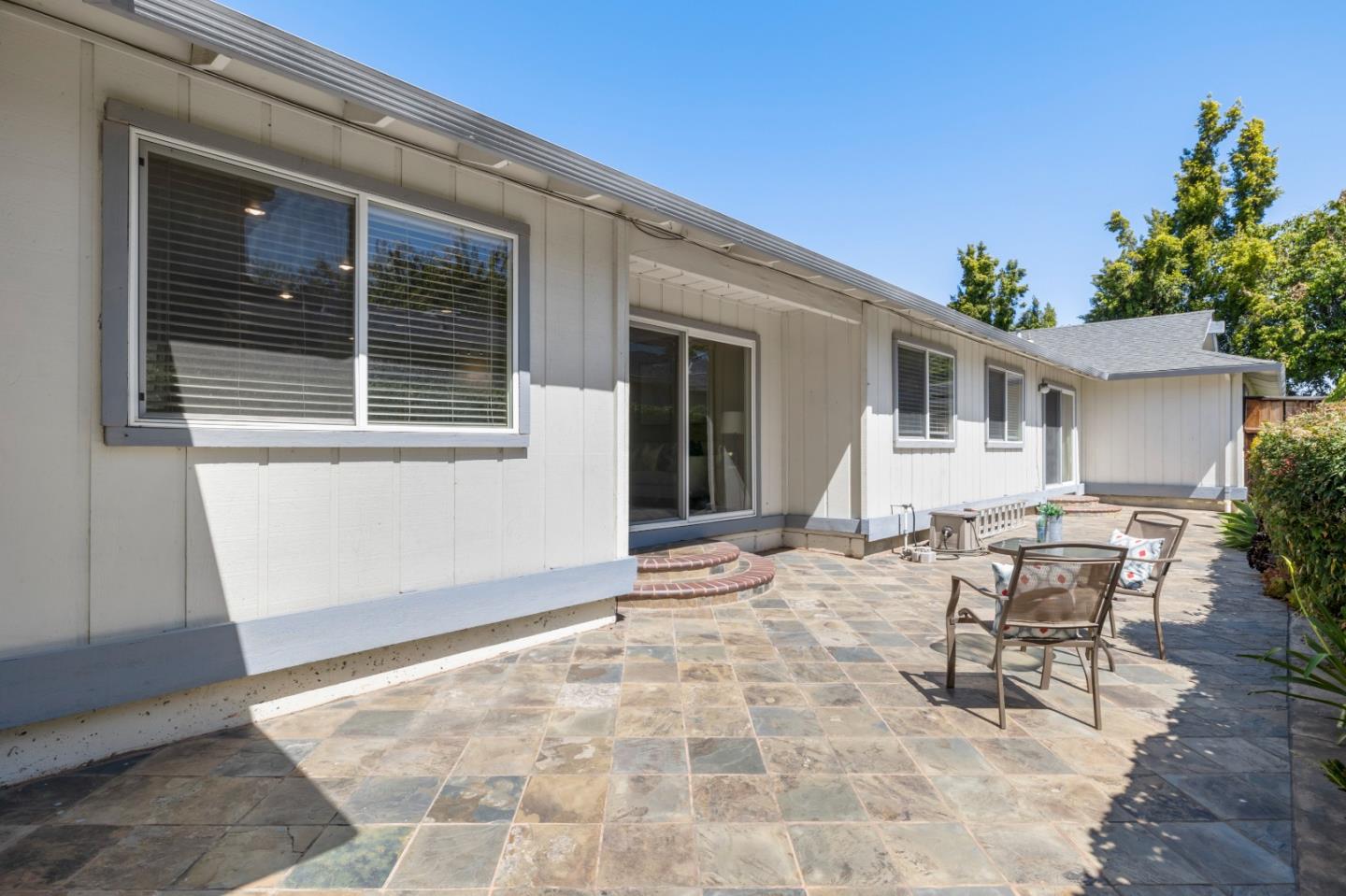 Detail Gallery Image 6 of 36 For 465 E Mckinley Ave, Sunnyvale,  CA 94086 - 5 Beds | 3 Baths