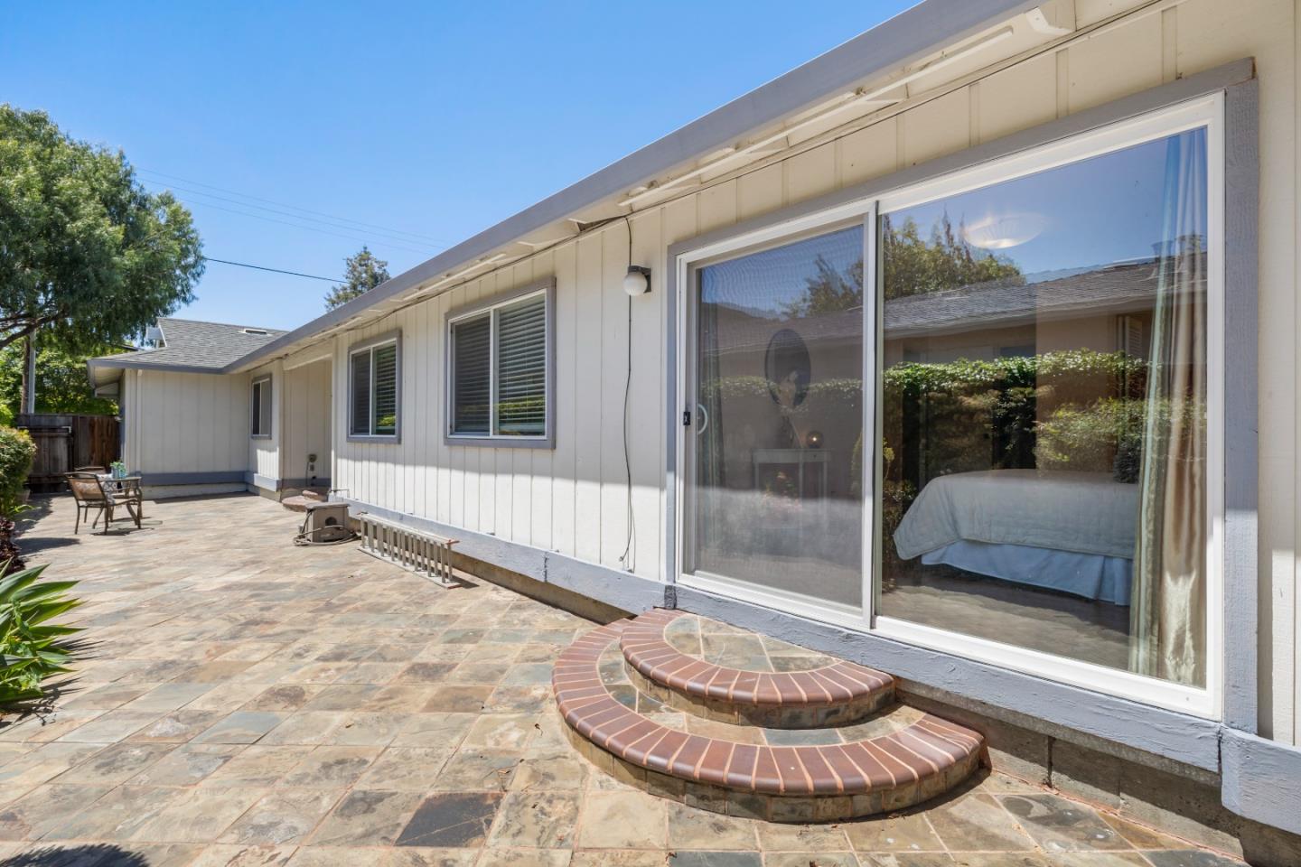 Detail Gallery Image 7 of 36 For 465 E Mckinley Ave, Sunnyvale,  CA 94086 - 5 Beds | 3 Baths