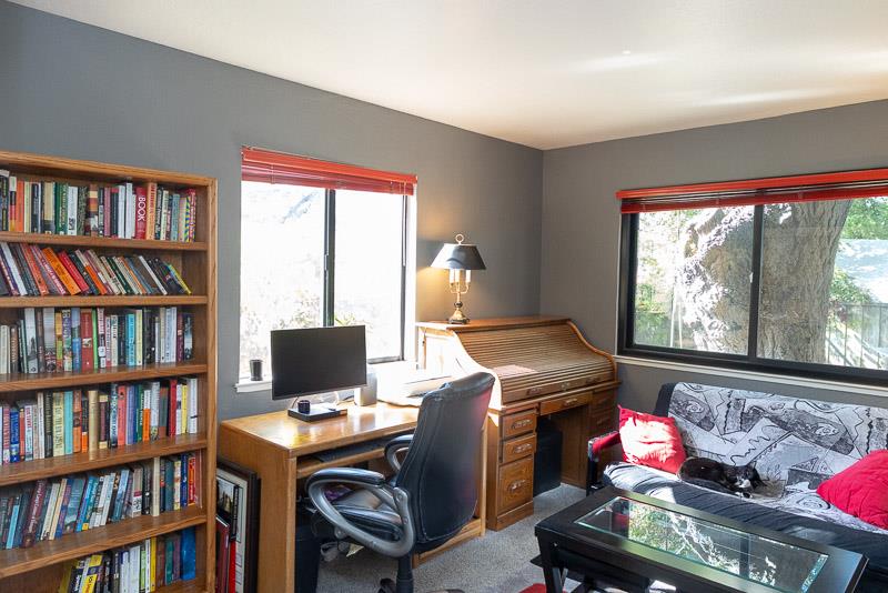 Detail Gallery Image 14 of 20 For 3523 Oak Dr, Menlo Park,  CA 94025 - 4 Beds | 2/1 Baths