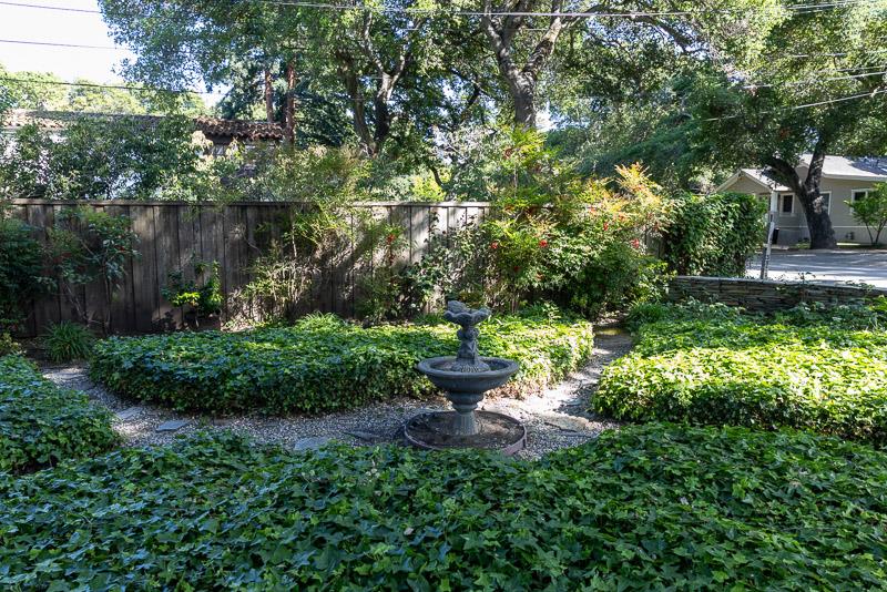 Detail Gallery Image 17 of 20 For 3523 Oak Dr, Menlo Park,  CA 94025 - 4 Beds | 2/1 Baths