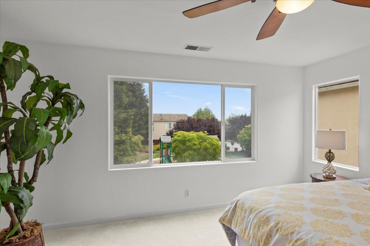 Detail Gallery Image 12 of 31 For 35 Paseo Dr, Watsonville,  CA 95076 - 4 Beds | 2/1 Baths